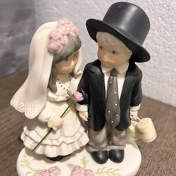 Girl & Boy Wedding Statue 