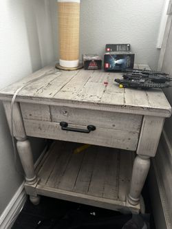 2 - Like New Side Tables Ashley Furniture Bedside Tables