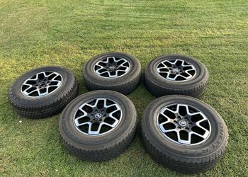 Tire And Wheels Bronco 255/70R18