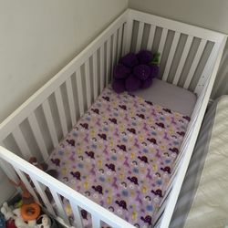 Baby Crib With Mattress 