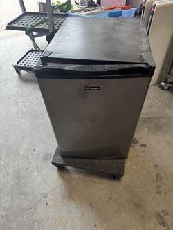Emerson Mini Fridge 2.7 Cu Ft with Freezer — Never Used