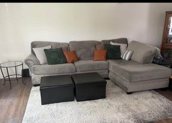 Grey L-shaped couch - MOVING! Pickup END OF AUGUST