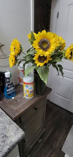 Large  8 Sunflower Bush
