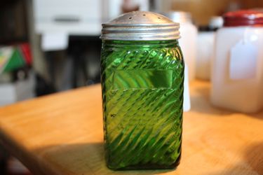 Owens Illinois Square Forest Green Hoosier Shaker