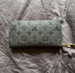 Louis Vuitton Women Wallet 