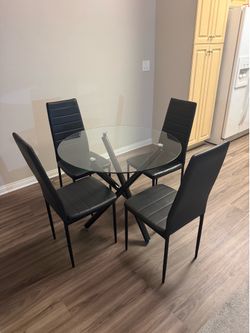 Table & Chairs