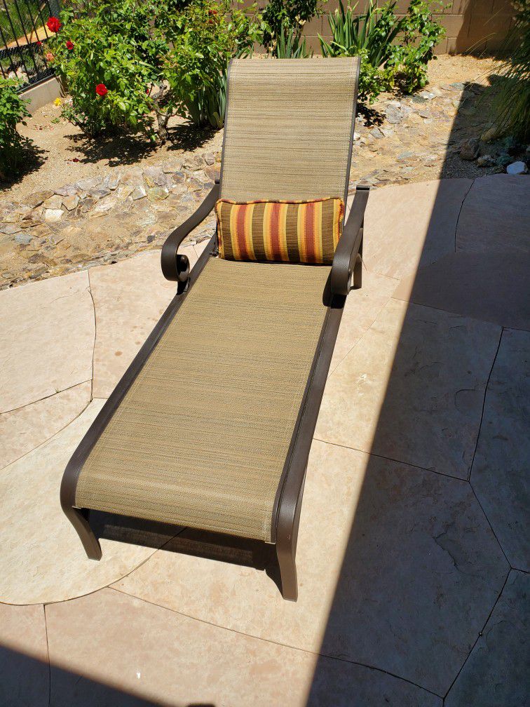 Outdoor Patio Chaise Lounge W/pillow, 61"×28", Adjustable Back