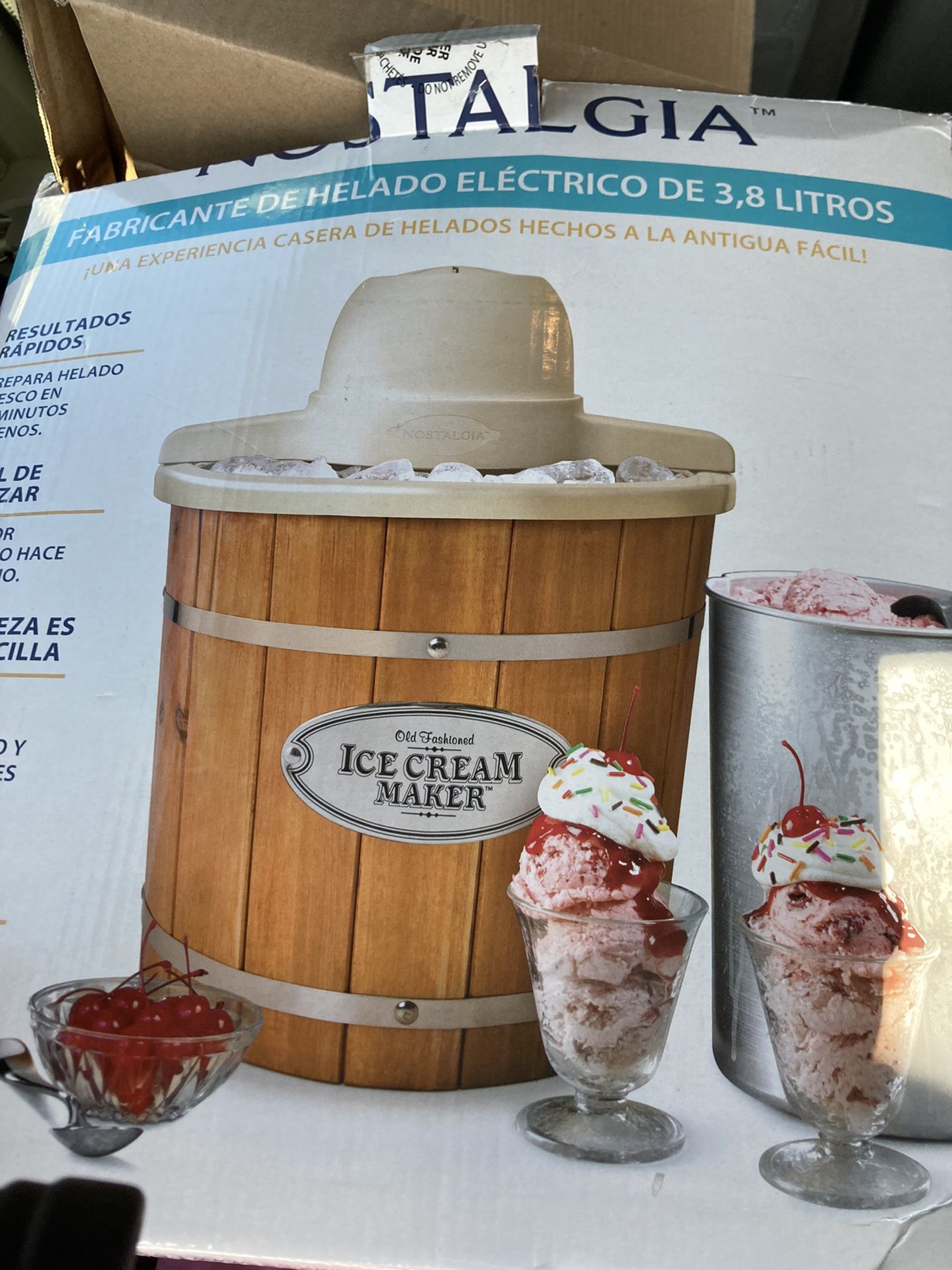 Ice Cream Maker 