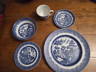 VIntage JOHNSON BROS "Blue Willow" China