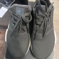 Women’s Size 6 Nmds