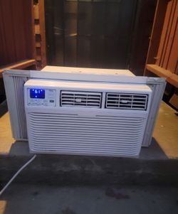 TCL 6,000 BTU Digital 3 in 1 Air Conditioner, Dehumidifier And Fan