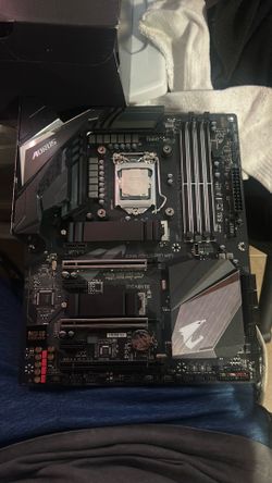 Intel core i7-8700 come with a Z390 Aorus Pro WiFi