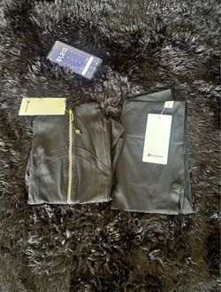 Size 2 lululemon set black and gold brand new