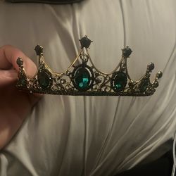 Cosplay crown