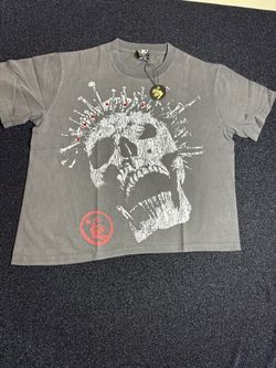 Gray Skull Graphic T-Shirt with Tags