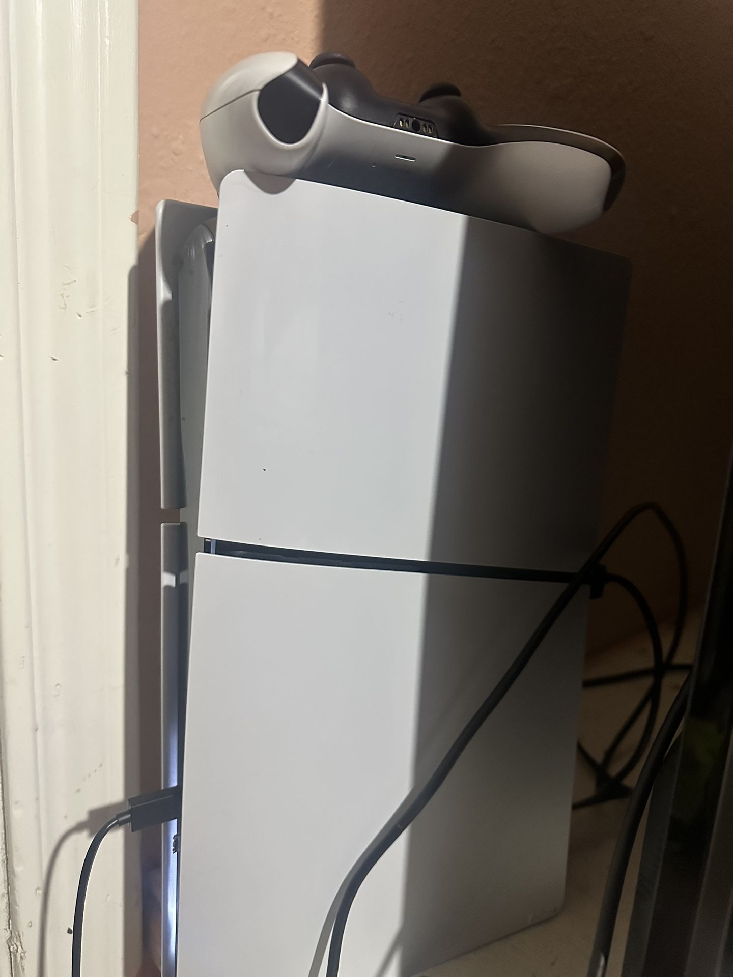 PS5 w/ Controller