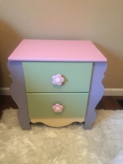Little girls night stand