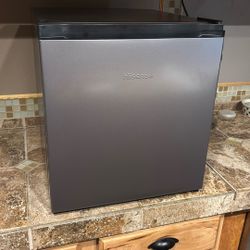 Hisense Mini Fridge