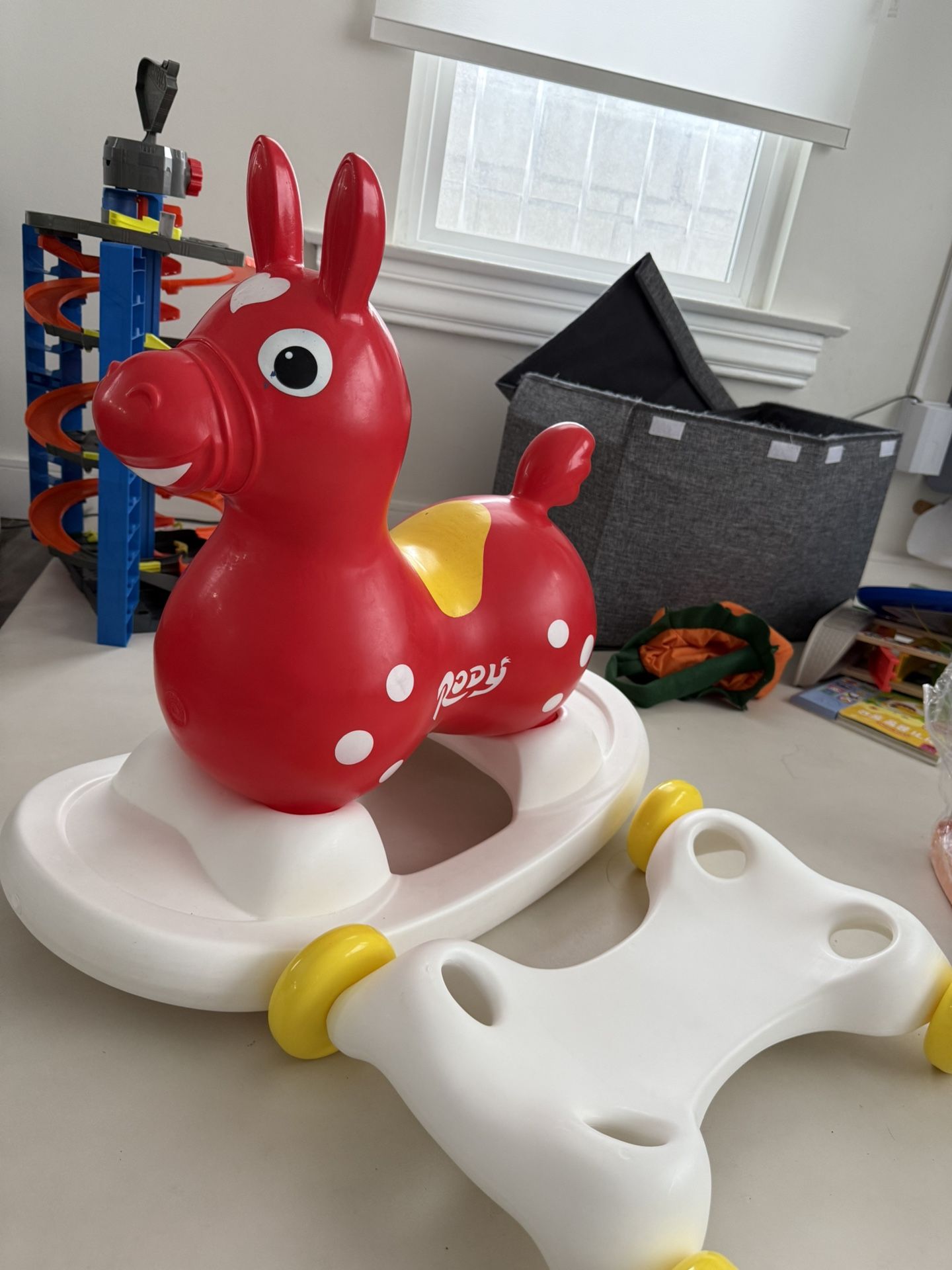 Rody + Rocking base + Rolling Base 