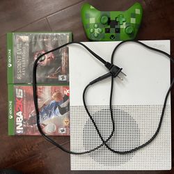 Xbox One Console + 2 Games + Creeper Controller (Bundle)
