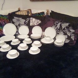 Royal M by Yamato Japan Plantina and Harmony House Fine China Moderne Made in Japan 3545. 39pcs