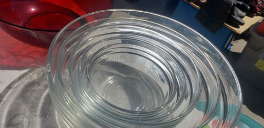 Set of Clear Mixing Bowls