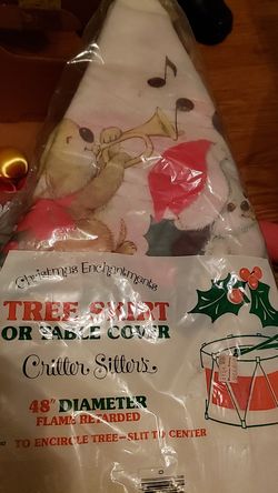 Christmas enchantments tree skirt nib