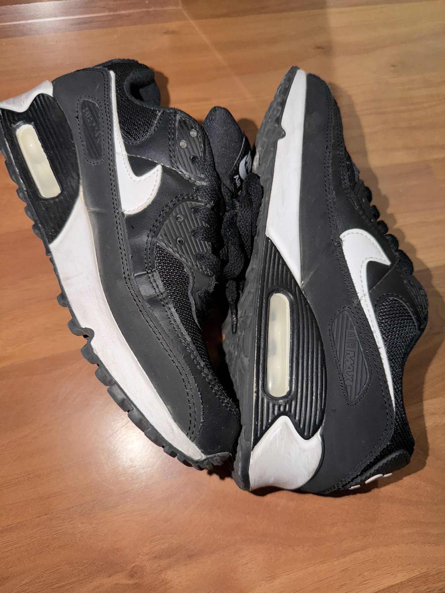 woman’s size 8 Nike Shoes