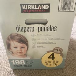 Kirkland Size 4 Diapers 