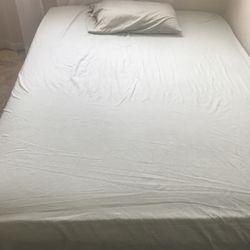 Full-Size Mattress With Boxspring