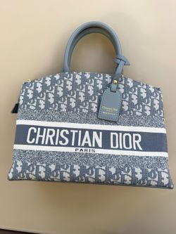 PICK UP TODAY – Medium Christian Dior Bag
