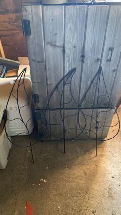 Metal leaves