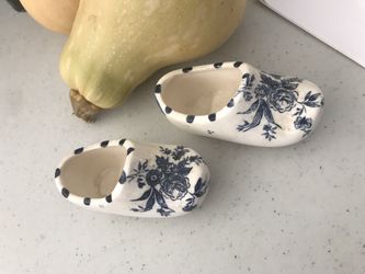 Pretty Vintage glass shoes, made in JAPAN with blue roses on then
