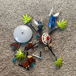 Lego Chima Vintage Lego Set (not sure if all parts are there but it’s in great condition)