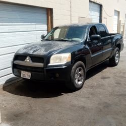 2006 Mitsubishi Raider 