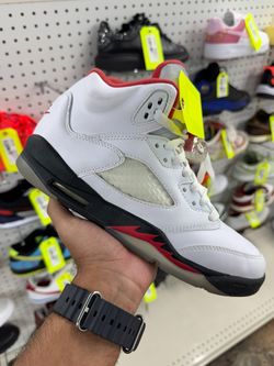 AIR JORDAN 5 RETRO FIRE RED BIG KIDS’ SHOES SIZE 7Y USED WITH BOX