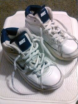 Boys shoes