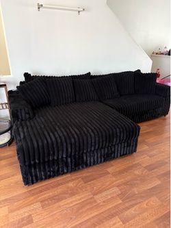 2pc Jumbo Chord Black Sectional