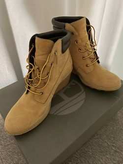 Women's Wedge Boots Size 10 for in Huntersville, NC - OfferUp