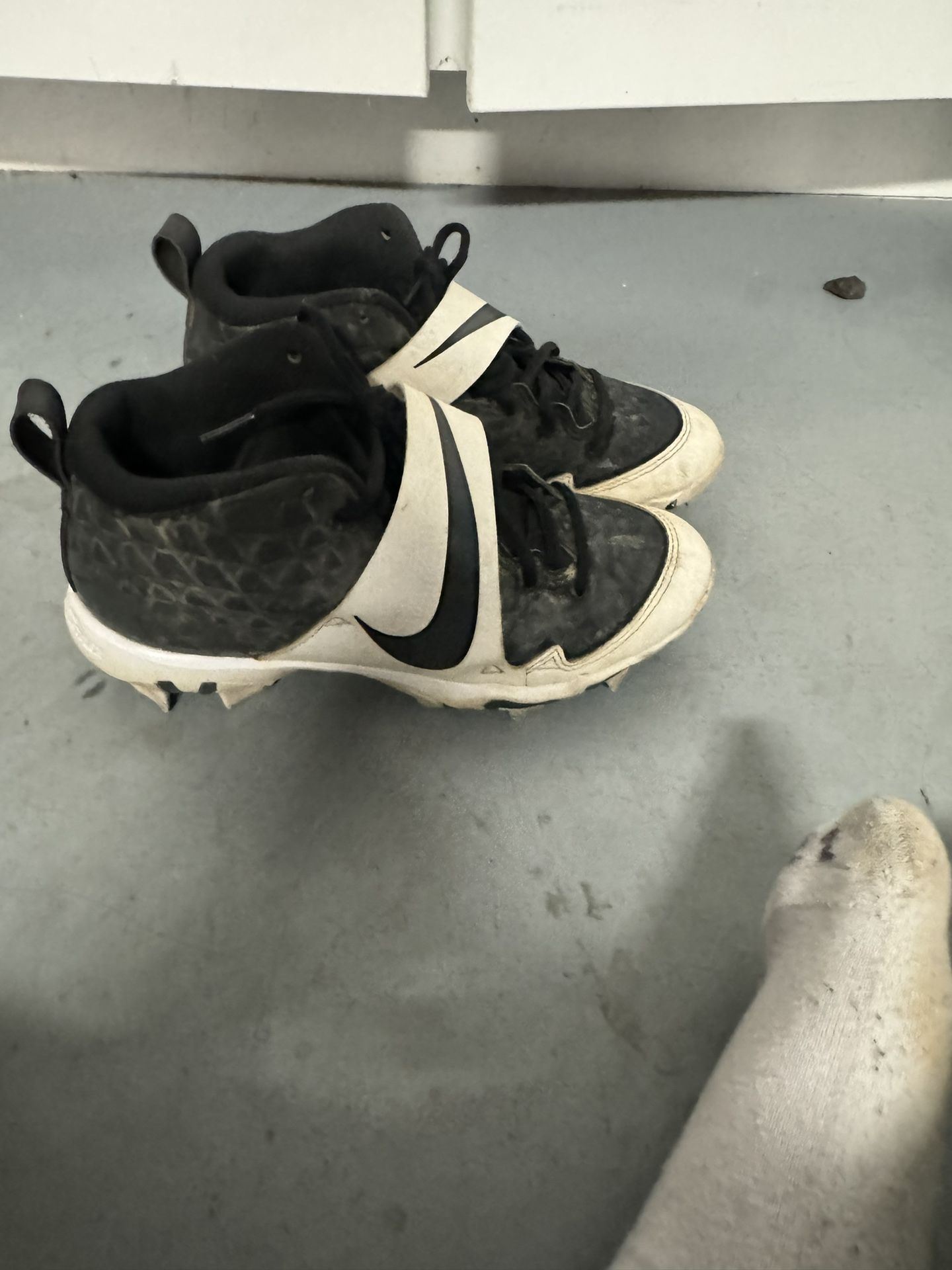 6 Y  Nike Cleats 