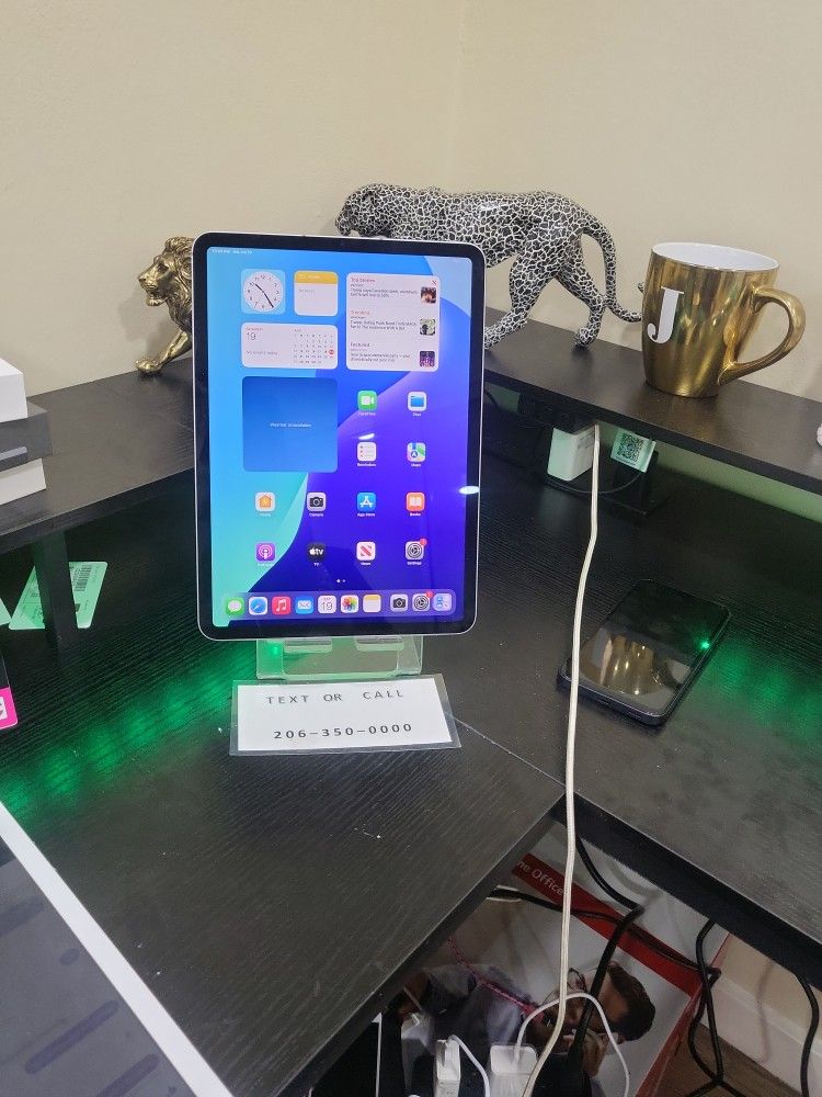 Unlocked IPad Pro 11inch 4th Gen 256gb