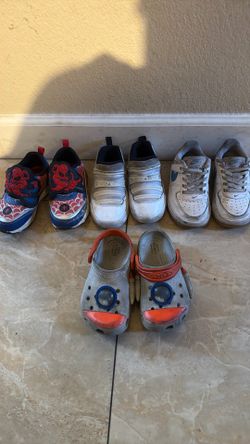 Toddler shoes size 9C