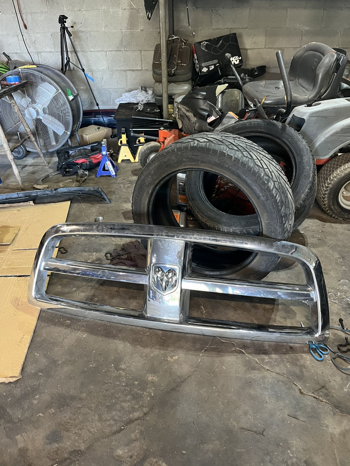 ram 2500 grill