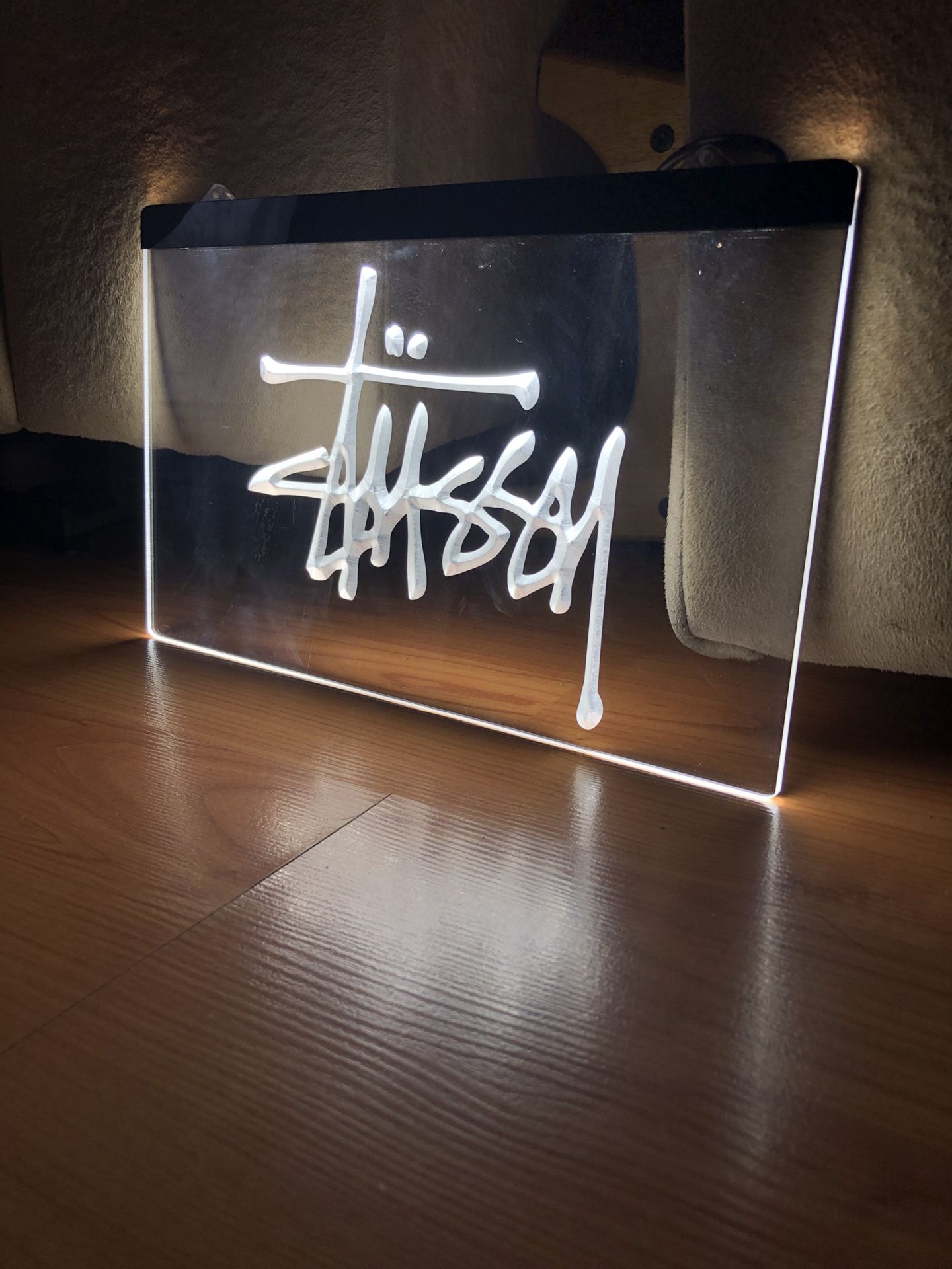 LOUIS VUITTON LED NEON LIGHT SIGN SIZE 8x12 for Sale in Buena Park, CA -  OfferUp