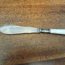 Universal LFC pearl handle sterling collar master butter knife