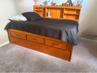 Moving Sale! Complete Bedroom Set – Great Condition