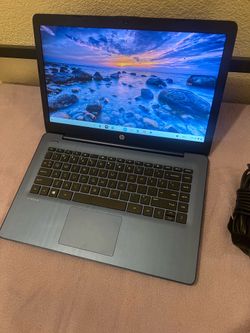HP Chromebook 14" Laptop - Blue - Great Condition (Charger Included)