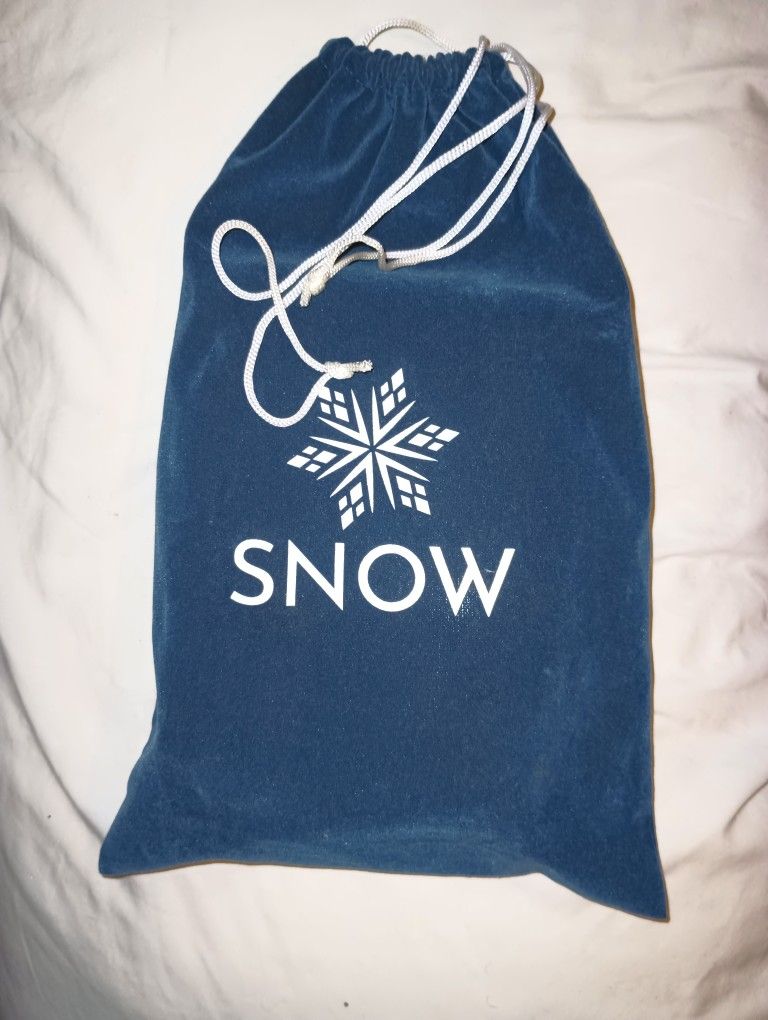 Snow Teeth Whitening