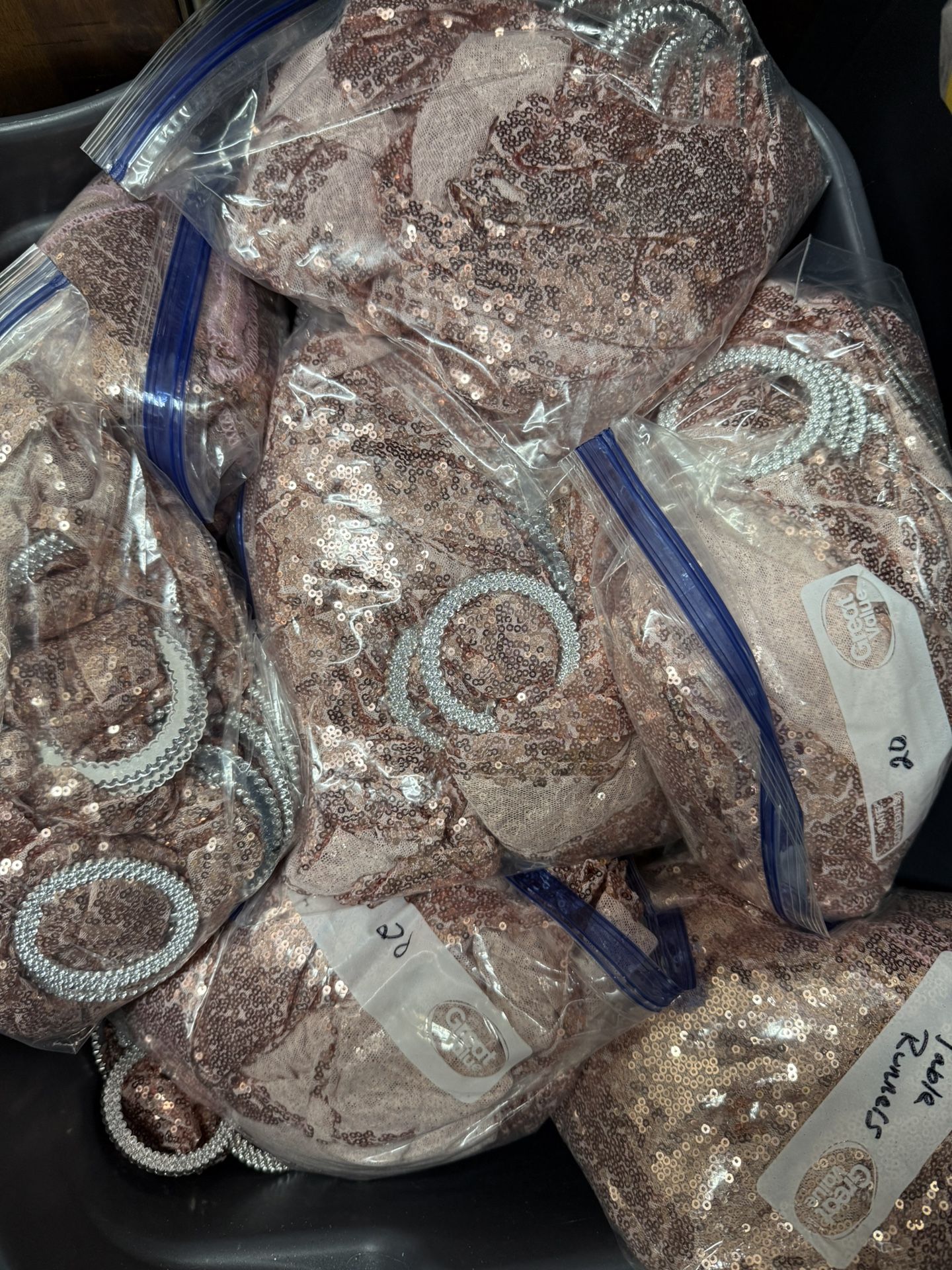 Rose Gold Wedding Decor