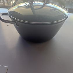 Crofton 6 qt Dutch oven